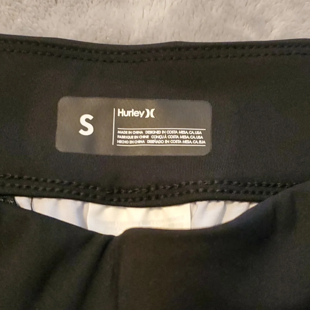 Shorts - Picture 3 of 4